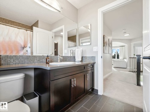 8908 208 Street, Edmonton, AB - Indoor Photo Showing Bathroom