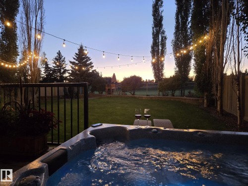 8908 208 Street, Edmonton, AB - Outdoor