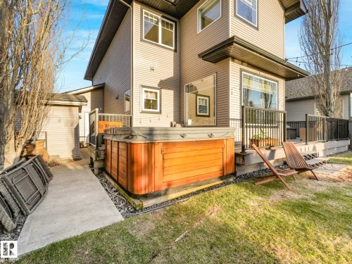 8908 208 Street, Edmonton, AB - Outdoor