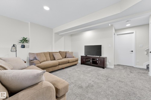 117 Kidd Crescent, Leduc, AB - Indoor Photo Showing Other Room