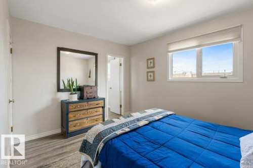 23 Maple Drive, St. Albert, AB - Indoor Photo Showing Bedroom