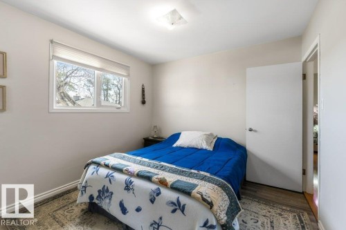23 Maple Drive, St. Albert, AB - Indoor Photo Showing Bedroom