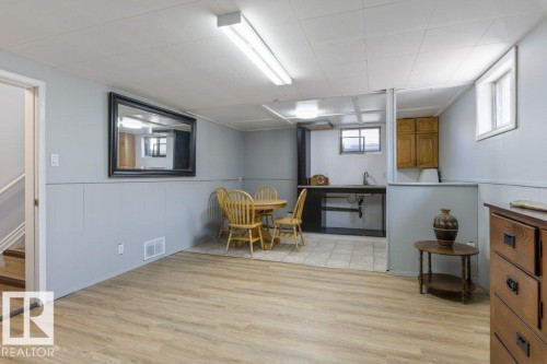 23 Maple Drive, St. Albert, AB - Indoor