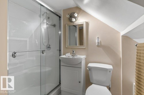 23 Maple Drive, St. Albert, AB - Indoor Photo Showing Bathroom