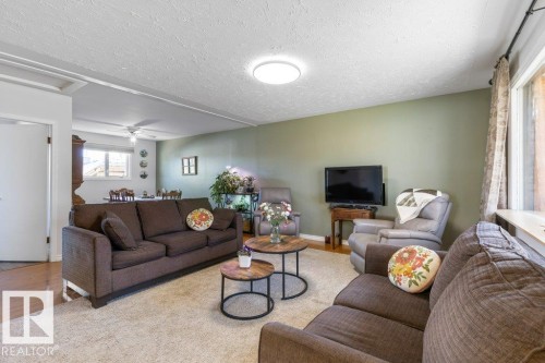 23 Maple Drive, St. Albert, AB - Indoor Photo Showing Living Room