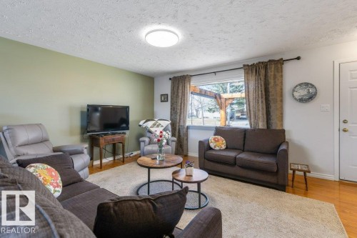23 Maple Drive, St. Albert, AB - Indoor Photo Showing Living Room