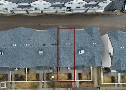 Townhome unit with a private fenced patio - 