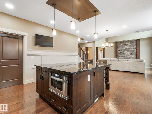 12828 201 Street, Edmonton, AB - Indoor Photo Showing Kitchen With Upgraded Kitchen