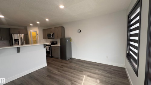20015 50 Avenue, Edmonton, AB - Indoor Photo Showing Kitchen