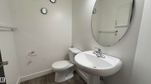20015 50 Avenue, Edmonton, AB - Indoor Photo Showing Bathroom