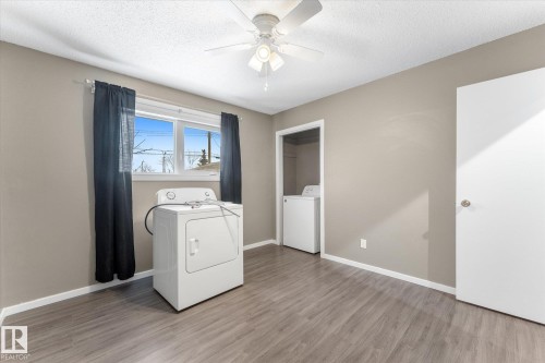 4520 54 Avenue, Leduc, AB - Indoor Photo Showing Laundry Room