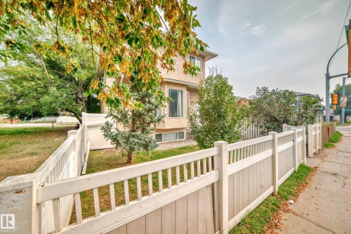 10711A 95 Street, Edmonton, AB - Outdoor