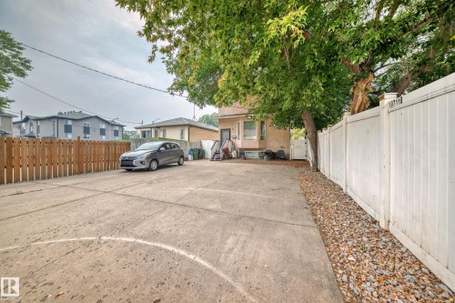 10711A 95 Street, Edmonton, AB - Outdoor