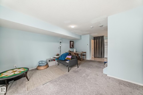 10711A 95 Street, Edmonton, AB - Indoor