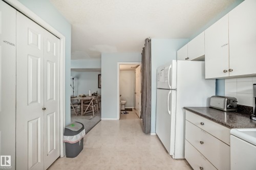 10711A 95 Street, Edmonton, AB - Indoor Photo Showing Kitchen
