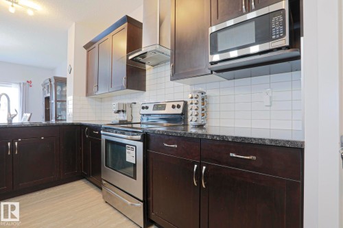 7314 Edgemont Way, Edmonton, AB - Indoor Photo Showing Kitchen