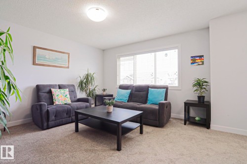 7314 Edgemont Way, Edmonton, AB - Indoor Photo Showing Living Room