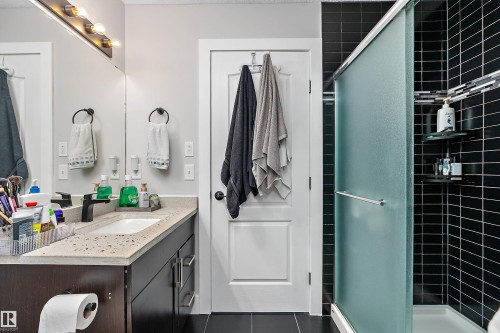 6306 60 Avenue, Beaumont, AB - Indoor Photo Showing Bathroom
