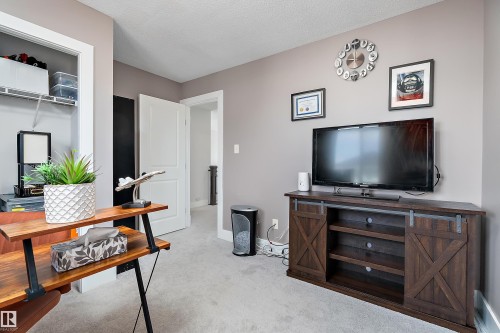 6306 60 Avenue, Beaumont, AB - Indoor