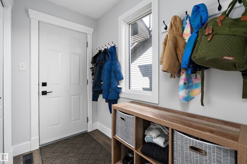 6306 60 Avenue, Beaumont, AB - Indoor
