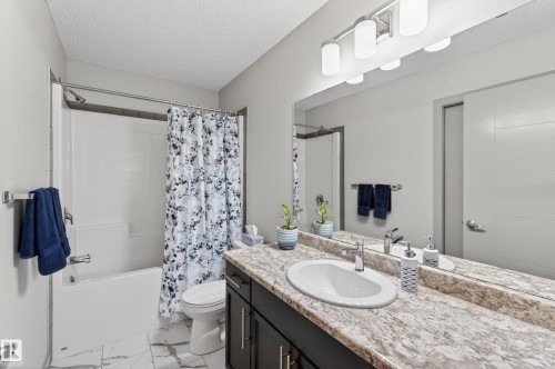 934 Berg Place, Leduc, AB - Indoor Photo Showing Bathroom