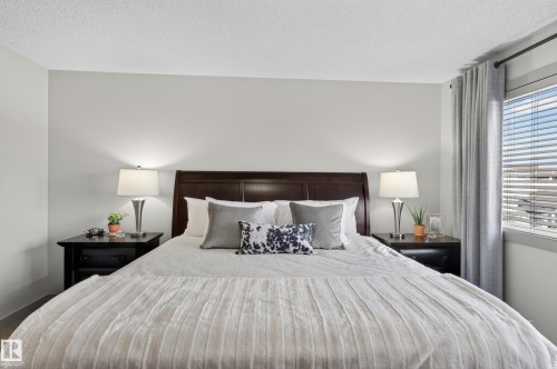934 Berg Place, Leduc, AB - Indoor Photo Showing Bedroom
