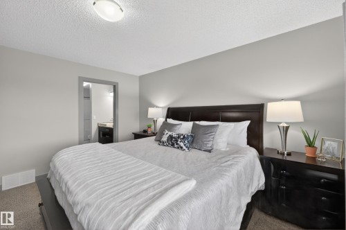 934 Berg Place, Leduc, AB - Indoor Photo Showing Bedroom