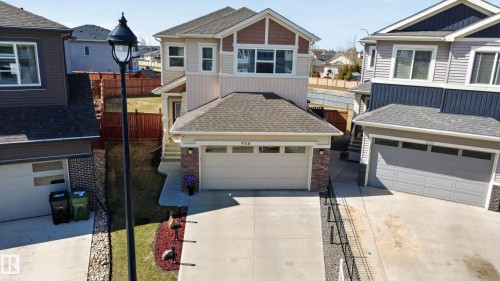 934 Berg Place, Leduc, AB - Outdoor