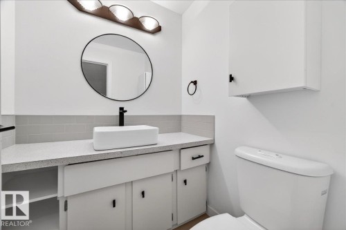 114 Kaskitayo Court, Edmonton, AB - Indoor Photo Showing Bathroom