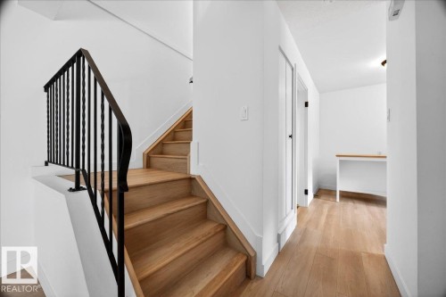 114 Kaskitayo Court, Edmonton, AB - Indoor Photo Showing Other Room