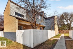 114 KASKITAYO Court  Edmonton, AB T6J 3T3