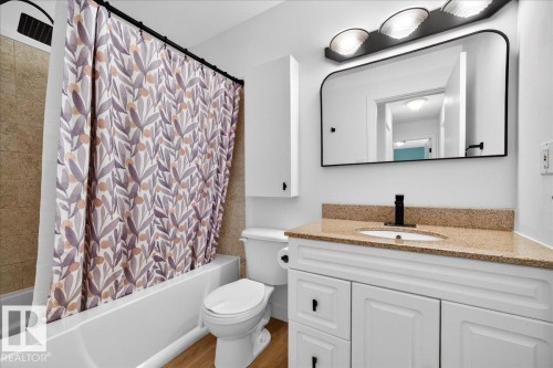 114 Kaskitayo Court, Edmonton, AB - Indoor Photo Showing Bathroom