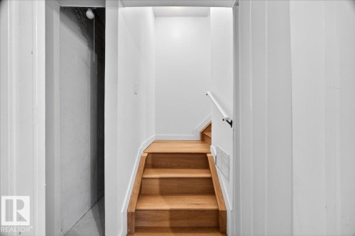 114 Kaskitayo Court, Edmonton, AB - Indoor Photo Showing Other Room