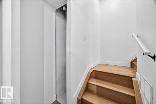 114 Kaskitayo Court, Edmonton, AB - Indoor Photo Showing Other Room