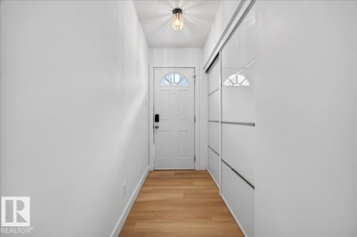114 Kaskitayo Court, Edmonton, AB - Indoor Photo Showing Other Room