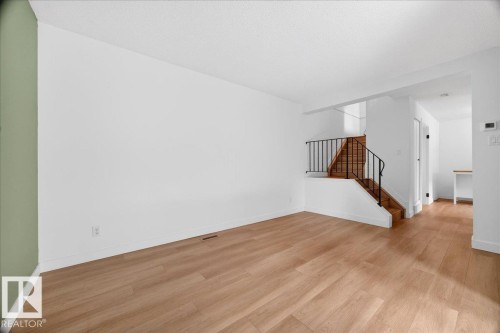 114 Kaskitayo Court, Edmonton, AB - Indoor Photo Showing Other Room