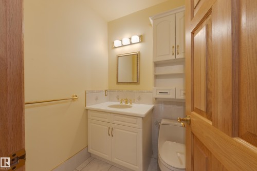 18 Westbrook Drive, Edmonton, AB - Indoor Photo Showing Bathroom