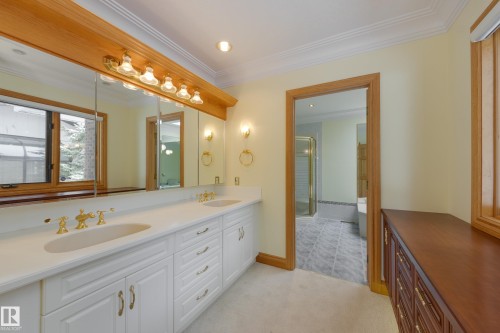 18 Westbrook Drive, Edmonton, AB - Indoor Photo Showing Bathroom