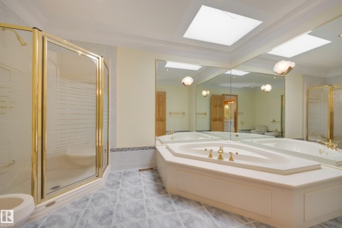 18 Westbrook Drive, Edmonton, AB - Indoor Photo Showing Bathroom