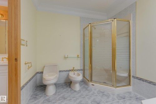 18 Westbrook Drive, Edmonton, AB - Indoor Photo Showing Bathroom
