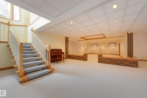 18 Westbrook Drive, Edmonton, AB - Indoor Photo Showing Other Room