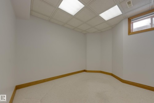 18 Westbrook Drive, Edmonton, AB - Indoor Photo Showing Other Room