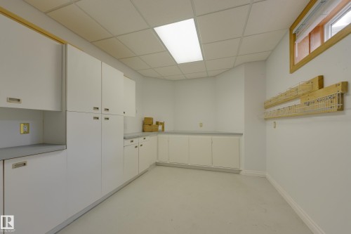 18 Westbrook Drive, Edmonton, AB - Indoor Photo Showing Other Room