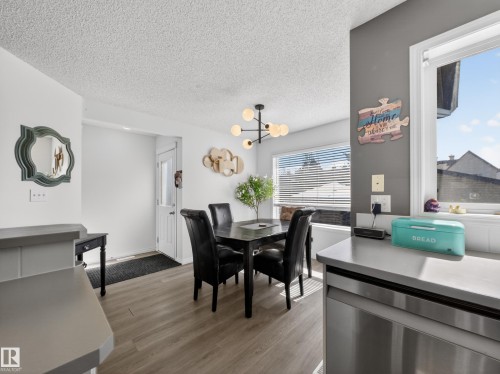 5576 Stevens Crescent Nw, Edmonton, AB - Indoor Photo Showing Dining Room