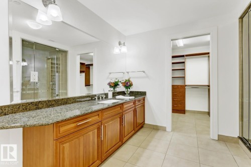 1900 10035 Saskatchewan Drive, Edmonton, AB - Indoor Photo Showing Bathroom