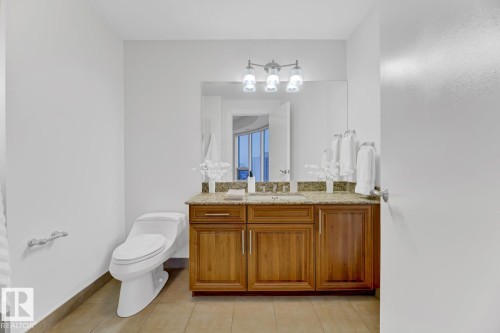 1900 10035 Saskatchewan Drive, Edmonton, AB - Indoor Photo Showing Bathroom