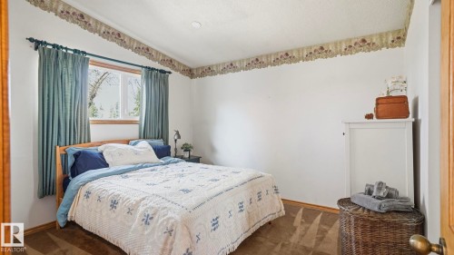 16024 78A Avenue, Edmonton, AB - Indoor Photo Showing Bedroom