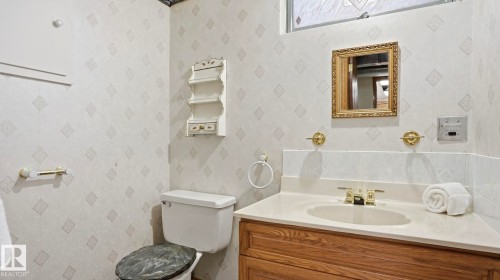 16024 78A Avenue, Edmonton, AB - Indoor Photo Showing Bathroom