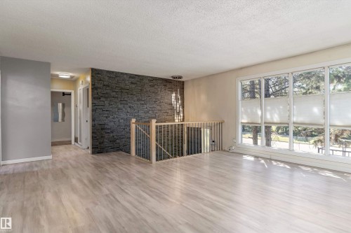 13208 128 Avenue, Edmonton, AB - Indoor
