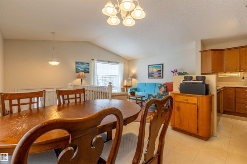 1712 Turvey Bend, Edmonton, AB - Indoor Photo Showing Dining Room